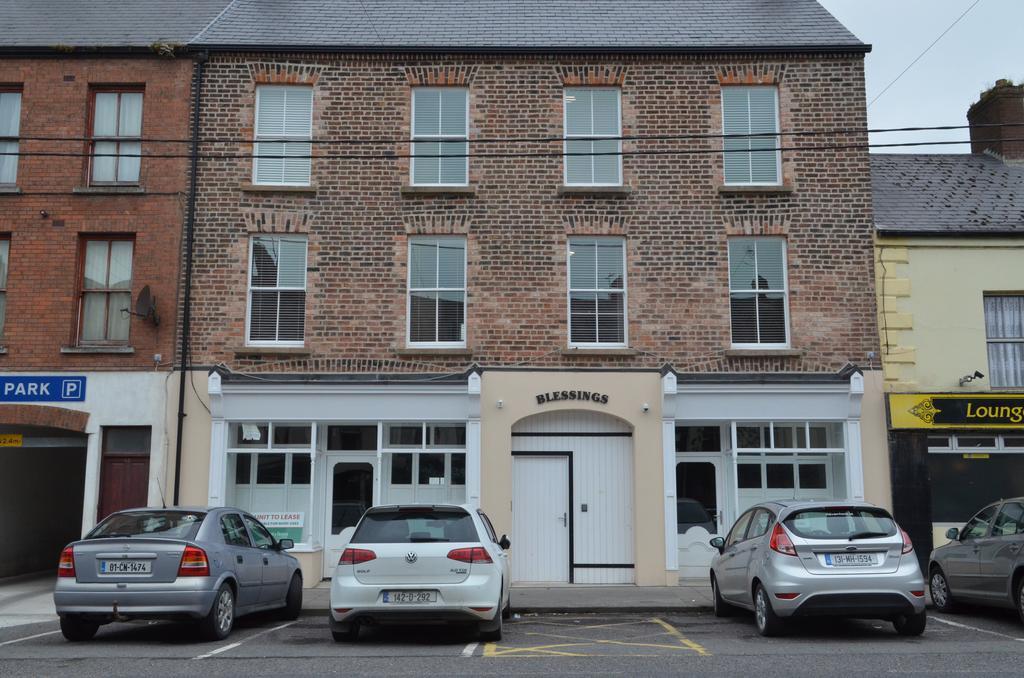 Blessings Studio Apartments Cootehill Exteriör bild